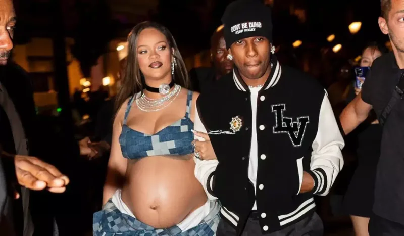 Gözlər Rihannada idi...