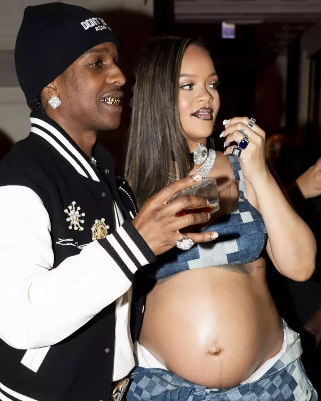 Gözlər Rihannada idi...