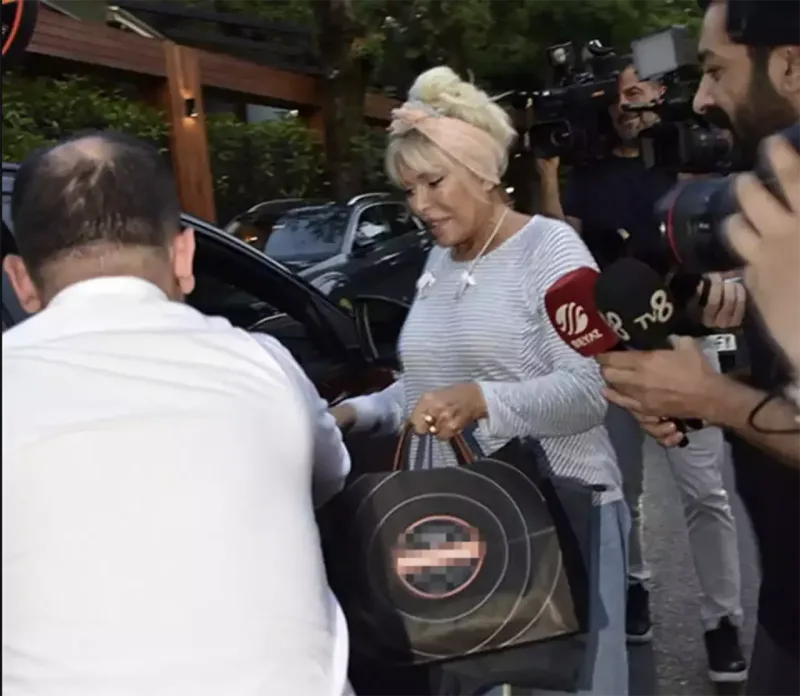 Makiyajsız Ajda Pekkan... - Fotolar