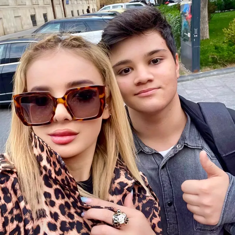 “Gəlsin, uşaqlarını aparsın!”