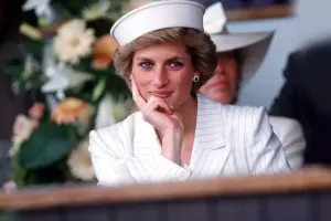 Yeni il gecəsi Dianadan ilhamlanın!