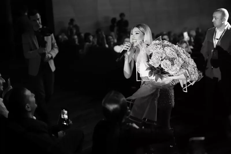 “Imagine Dragons”, Tarkan və Röya...