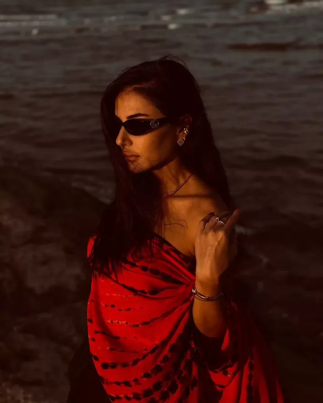 “Sosial media məni iki dəfə ərə verib”