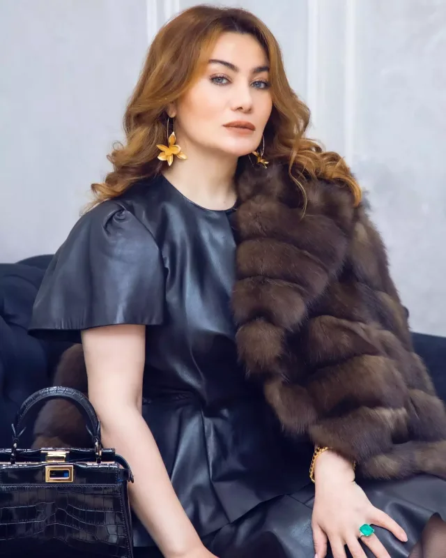 Ruhiyyə Əliyevadan Yeni il libasları tövsiyəsi!