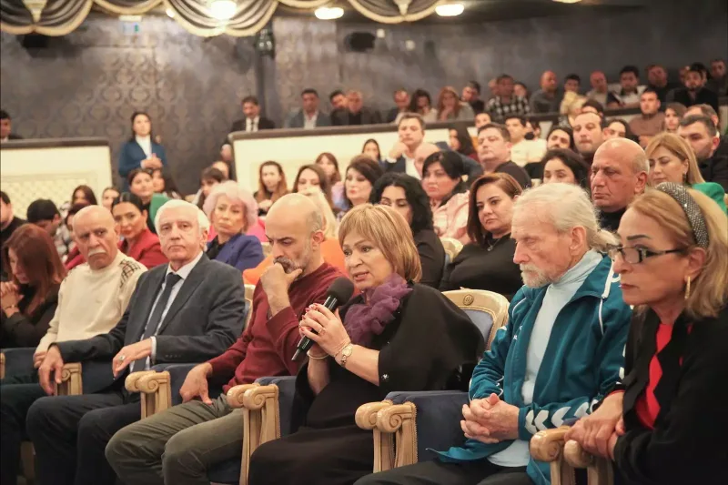 Mədəniyyət naziri Akademik Musiqili Teatrda olub