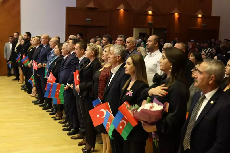 “Köhnə çamadanlar” Ankarada nümayiş olundu
