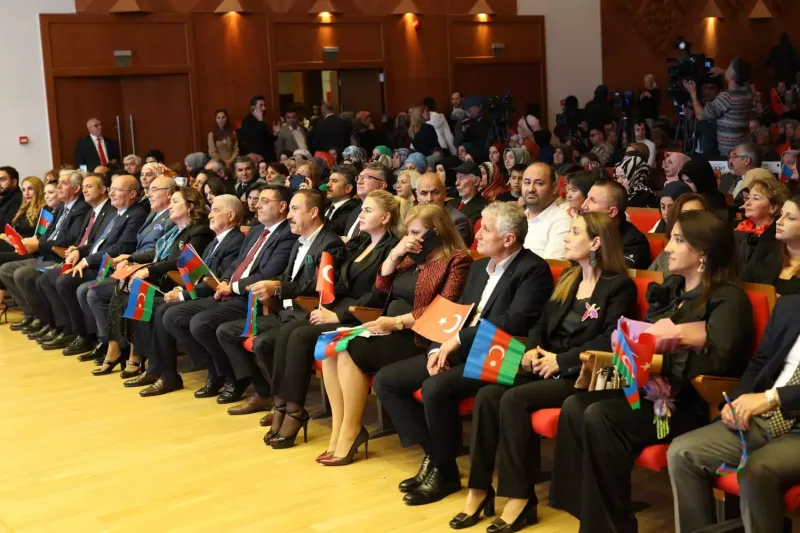 “Köhnə çamadanlar” Ankarada nümayiş olundu