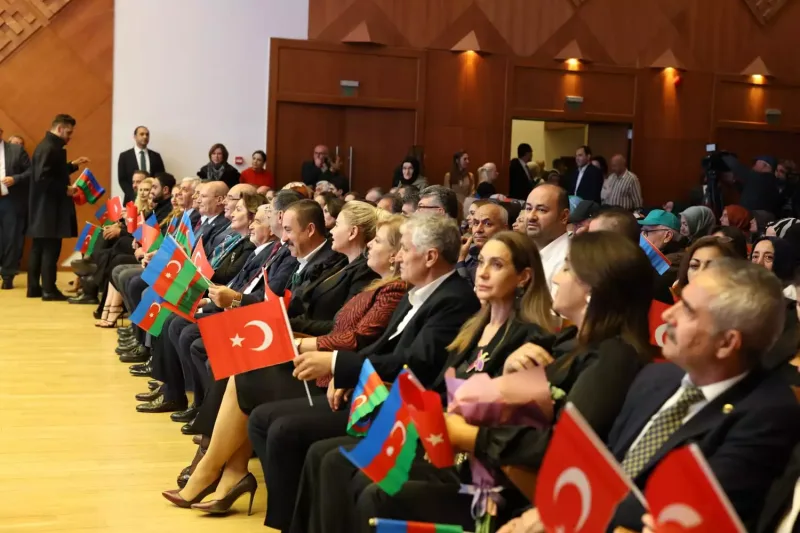 “Köhnə çamadanlar” Ankarada nümayiş olundu