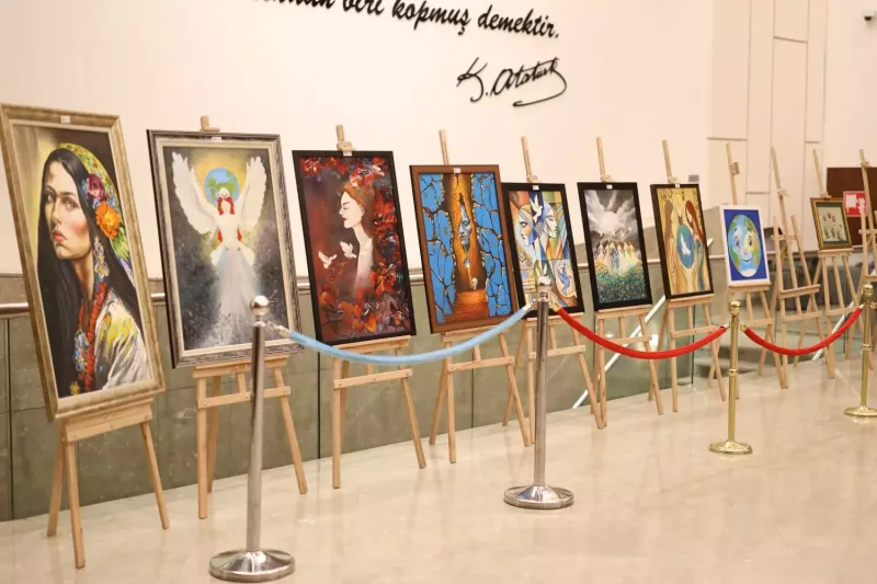 “Köhnə çamadanlar” Ankarada nümayiş olundu