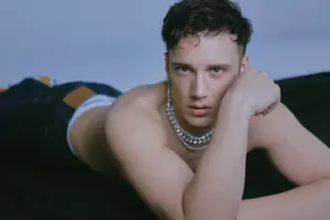 Edis “Yakışıklı” mahnısını kimə yazıb?