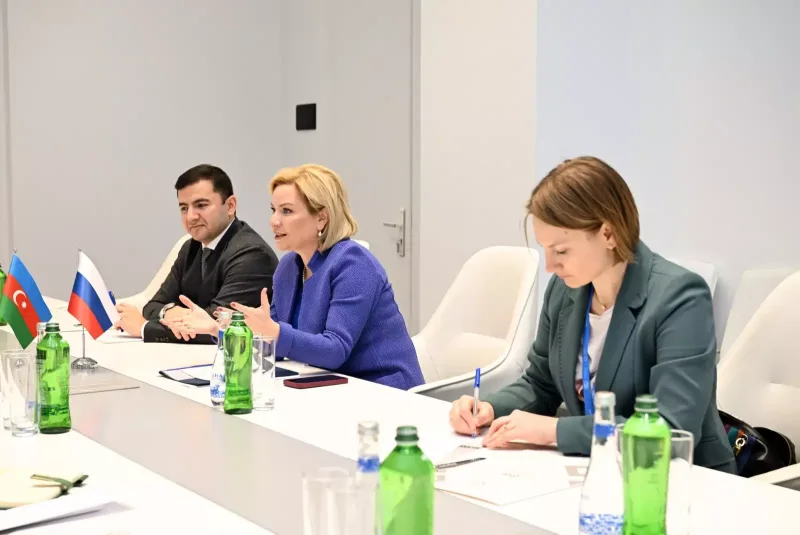 Adil Kərimli Rusiyanın mədəniyyət naziri ilə görüşüb