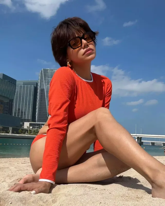 Turaldan xanımının çimərlik paylaşımına  dəstək