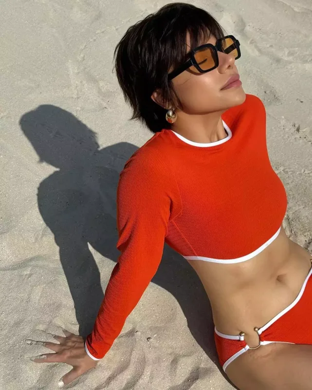 Turaldan xanımının çimərlik paylaşımına  dəstək