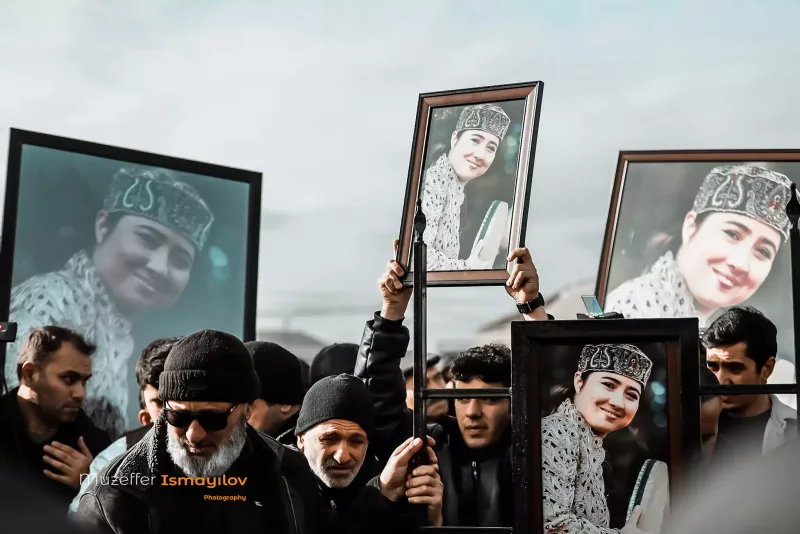 “Şövkət xanıma arzularımı yetir”