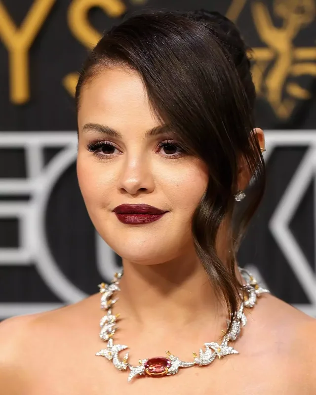 Emmi-də qırmızı xalının ulduzları