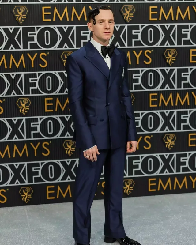 Emmi-də qırmızı xalının ulduzları