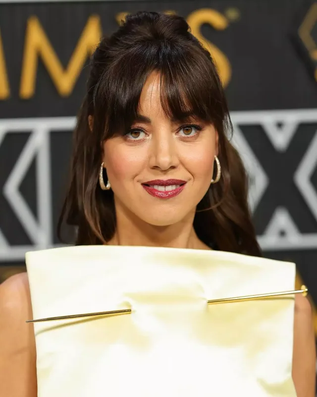 Emmi-də qırmızı xalının ulduzları