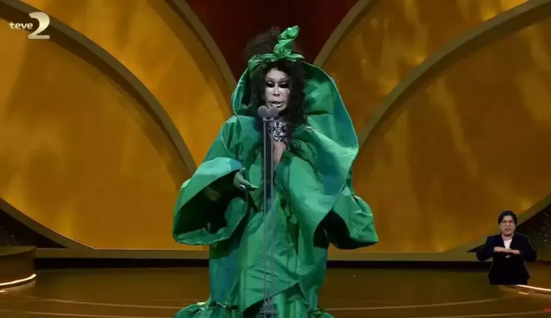 “Kraliça kimi yaşayıram, çuval geyinsəm də mən yenə Bülent Ersoyam!”