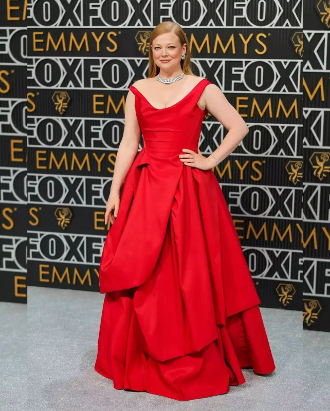 Emmi-də qırmızı xalının ulduzları