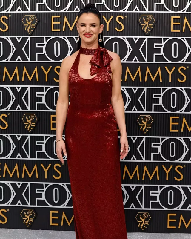 Emmi-də qırmızı xalının ulduzları