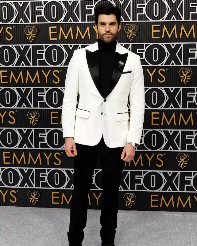 Emmi-də qırmızı xalının ulduzları