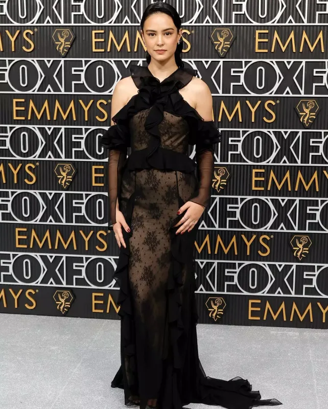 Emmi-də qırmızı xalının ulduzları