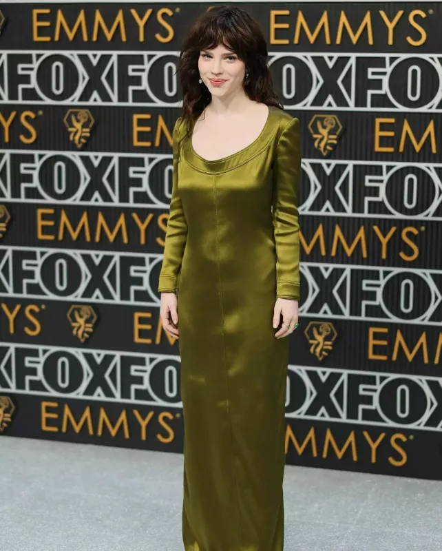 Emmi-də qırmızı xalının ulduzları