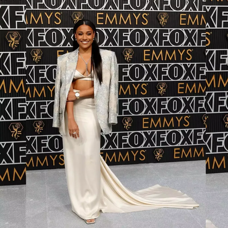 Emmi-də qırmızı xalının ulduzları