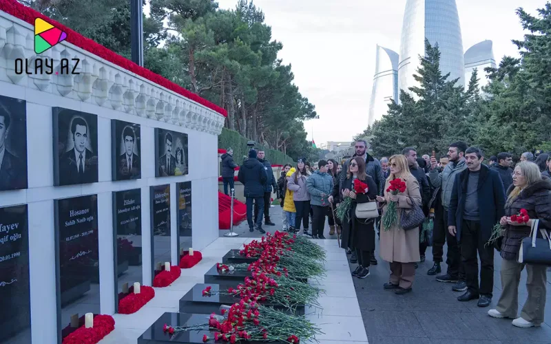 Sibel Can Şəhidlər xiyabanını ziyarət etdi