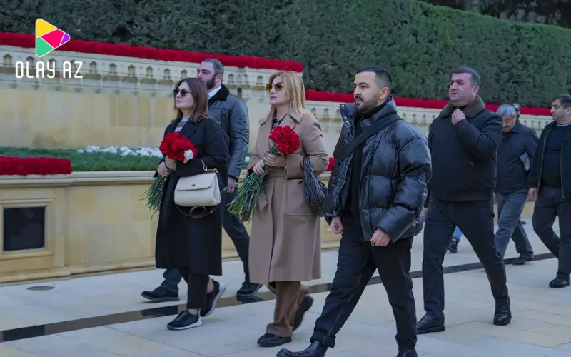 Sibel Can Şəhidlər xiyabanını ziyarət etdi