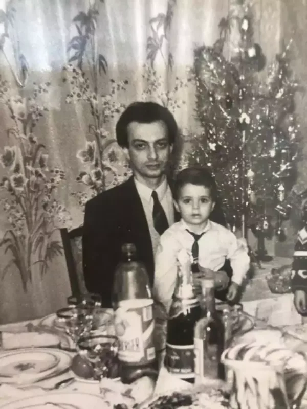 “Xəstəliyində yanında olmadığım üçün peşmanam”