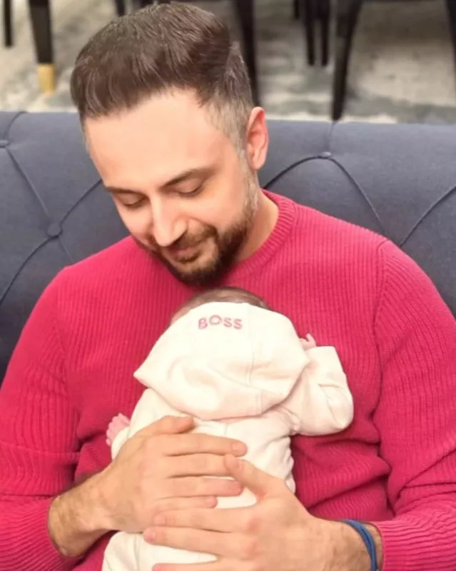 Azər qızının doğulduğunu açıqladı