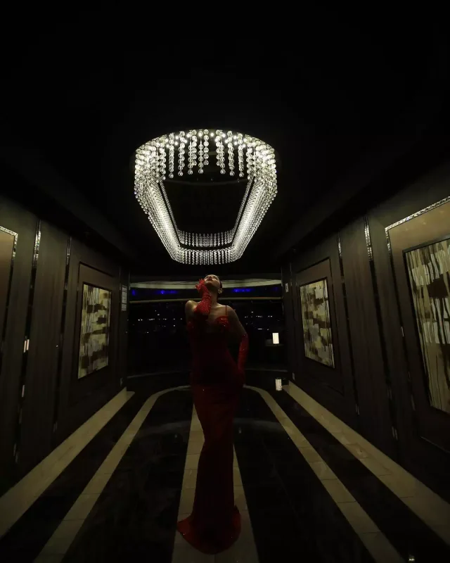 Nərmin 4 milyonluq gəmidə...