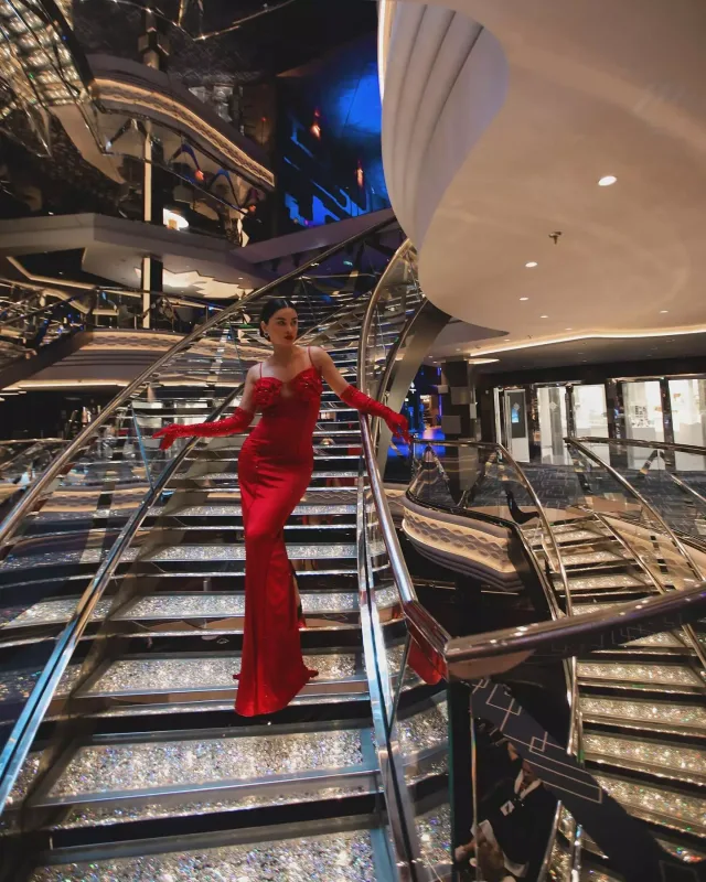 Nərmin 4 milyonluq gəmidə...