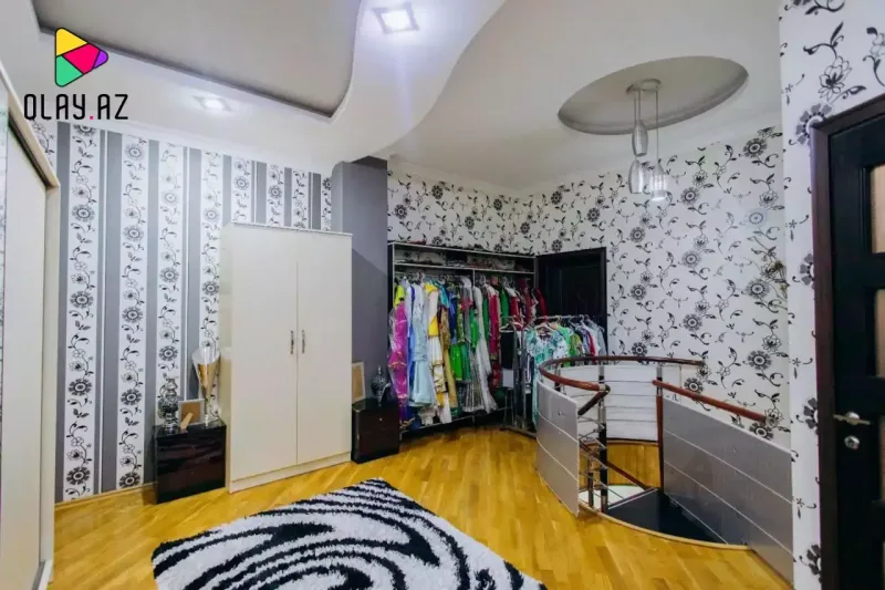 Fatimə evini satır