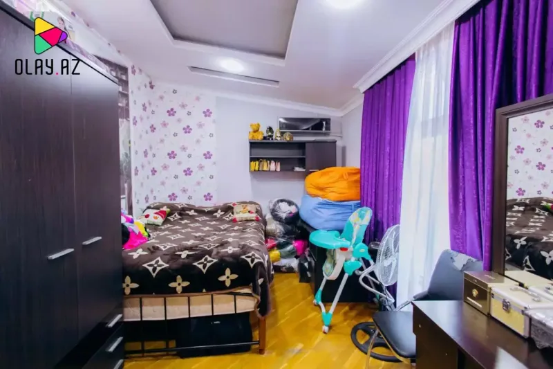 Fatimə evini satır