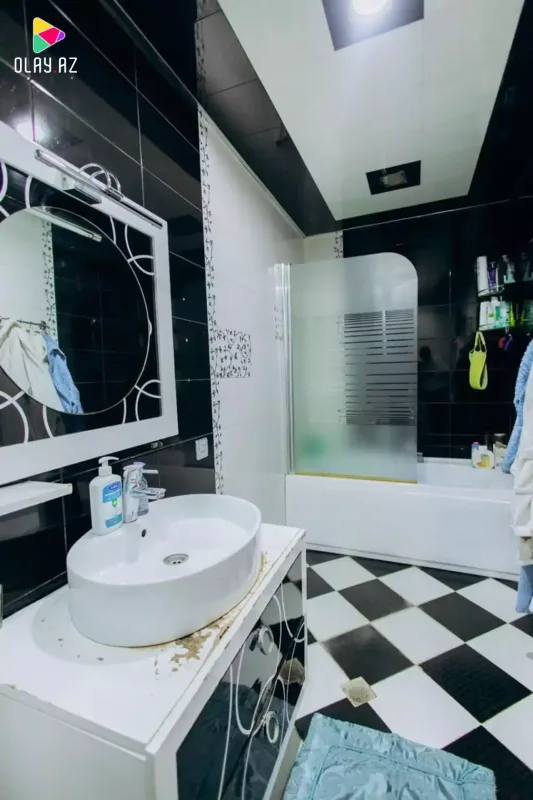 Fatimə evini satır