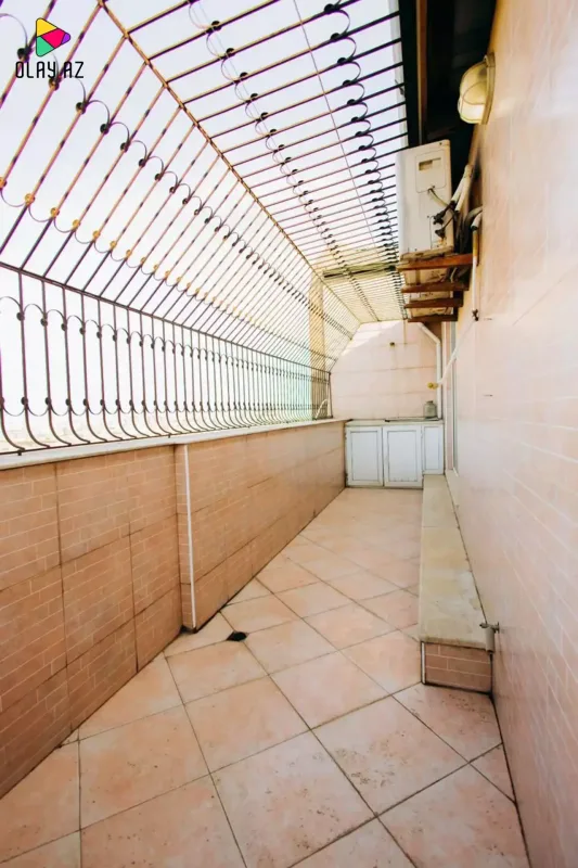 Fatimə evini satır