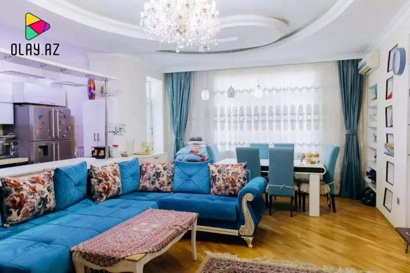 Fatimə evini satır