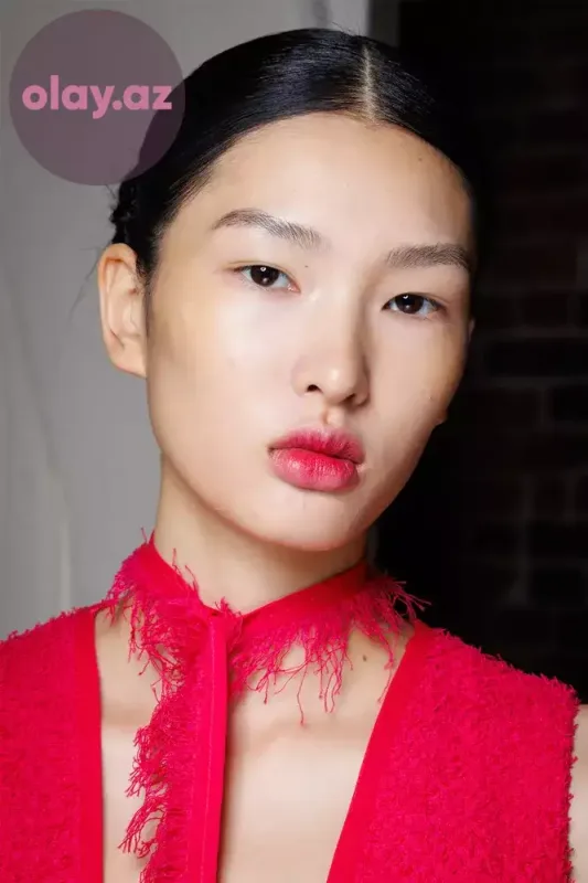 2025-ci ildə dodaqlarda hansı rənglər hakim olacaq?