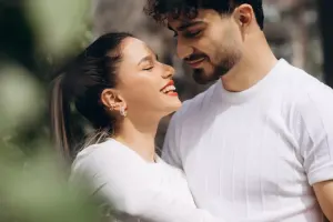 Bloger cütlüyün reklam etdiyi şirkətdə milyonlar itirildi - Şikayət var!