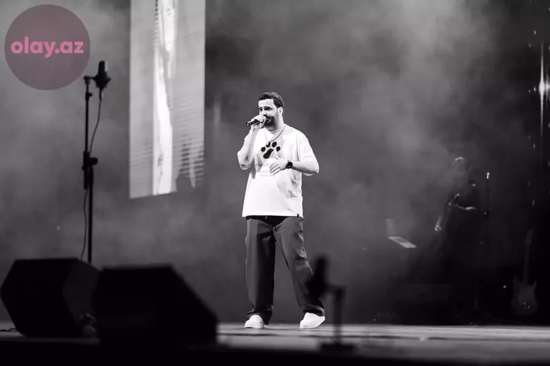 50 pərəstişkarını səhnəyə çıxardı... - Orxanın konsertinin birinci günü