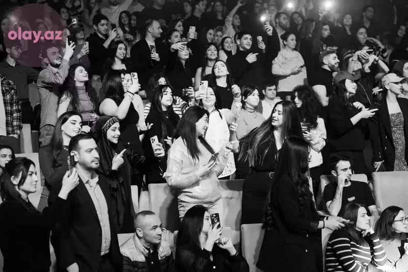 50 pərəstişkarını səhnəyə çıxardı... - Orxanın konsertinin birinci günü
