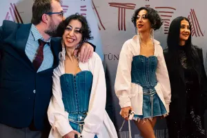 “Anamla bir setdə çalışmaq yaxşı deyil”