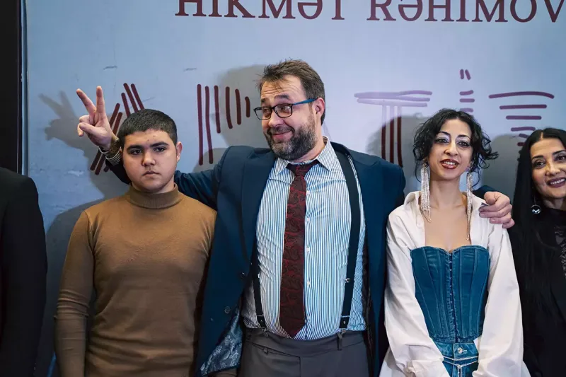 “Anamla bir setdə çalışmaq yaxşı deyil”