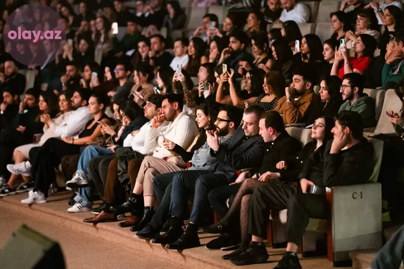 50 pərəstişkarını səhnəyə çıxardı... - Orxanın konsertinin birinci günü