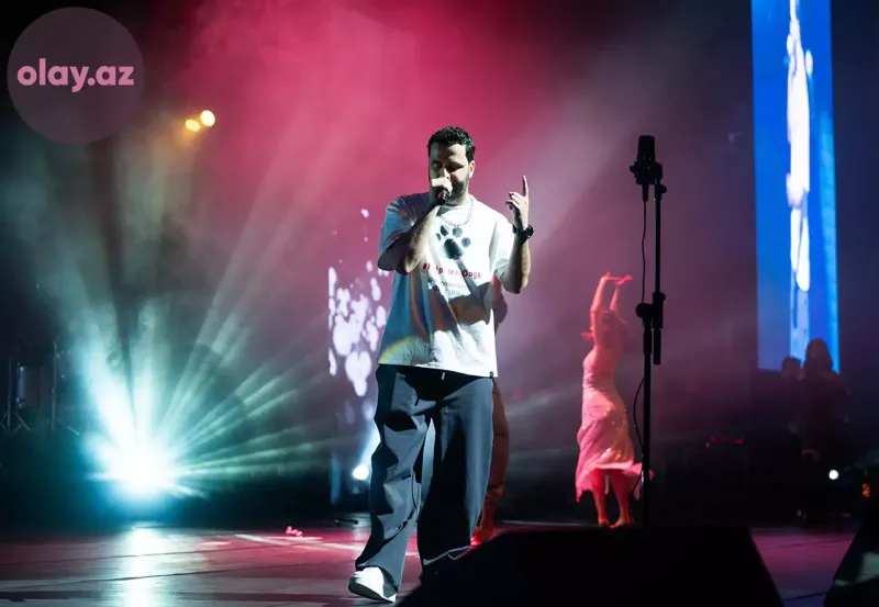 50 pərəstişkarını səhnəyə çıxardı... - Orxanın konsertinin birinci günü