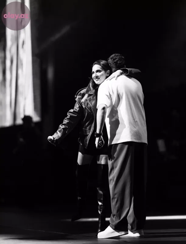 50 pərəstişkarını səhnəyə çıxardı... - Orxanın konsertinin birinci günü