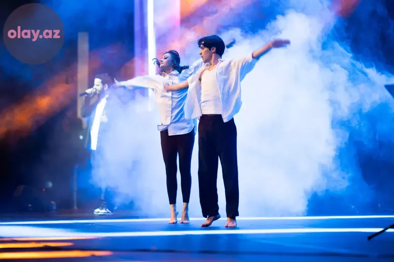 50 pərəstişkarını səhnəyə çıxardı... - Orxanın konsertinin birinci günü