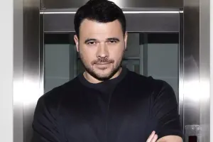 “Çoxlu pulun xoşbəxtliklə əlaqəsi yoxdur” - Emin